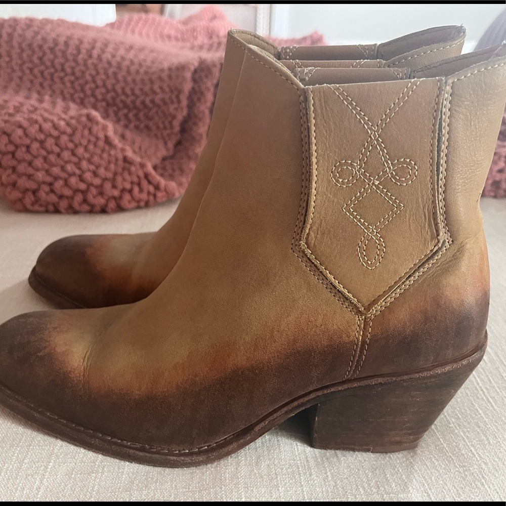 Like new FREE PEOPLE boots!